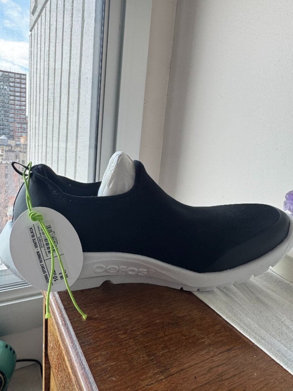 Oofos OOmg Sport Sneakers NWT Original $140